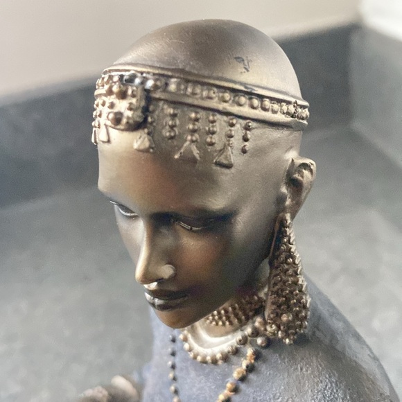 Vintage African mother and baby bronze statue figurine - Picture 4 of 17